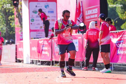 Race photo from Smartfren Run 2025 