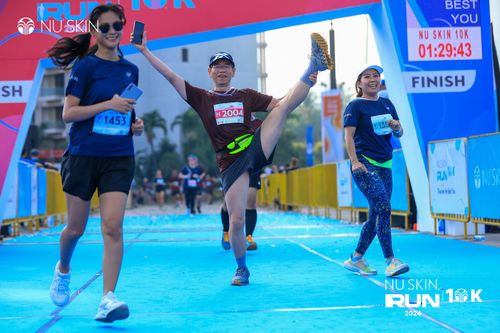 Race photo from Nu Skin Run 10K