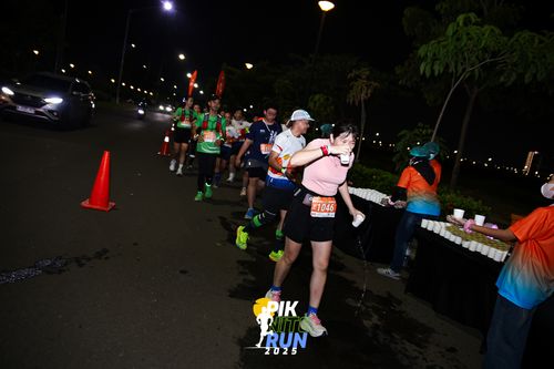 Race photo from PIK NITE RUN 2025