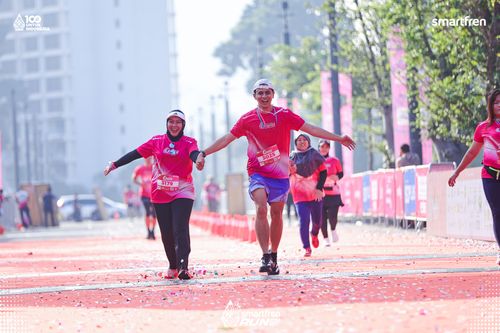 Race photo from Smartfren Run 2025 