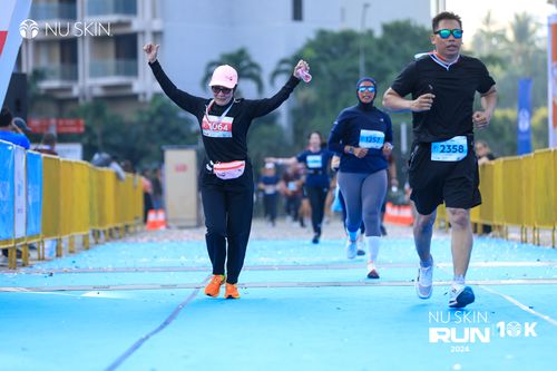 Race photo from Nu Skin Run 10K
