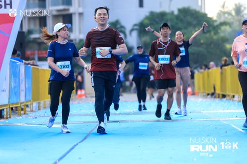 Race photo from Nu Skin Run 10K