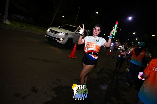 Race photo from PIK NITE RUN 2025