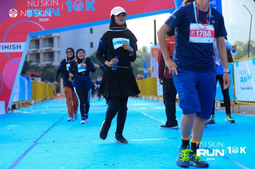 Race photo from Nu Skin Run 10K