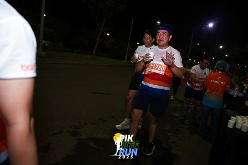 Race photo from PIK NITE RUN 2025