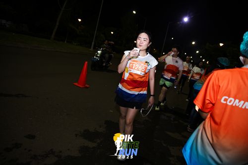 Race photo from PIK NITE RUN 2025