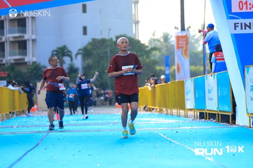 Race photo from Nu Skin Run 10K