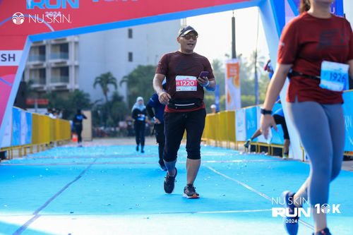 Race photo from Nu Skin Run 10K