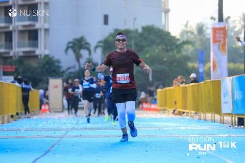 Race photo from Nu Skin Run 10K