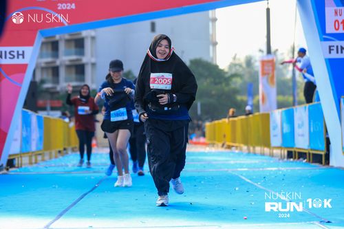 Race photo from Nu Skin Run 10K