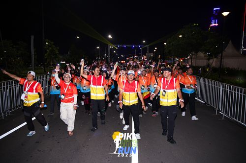Race photo from PIK NITE RUN 2025