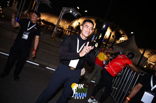 Race photo from PIK NITE RUN 2025