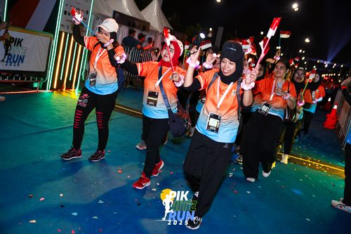Race photo from PIK NITE RUN 2025