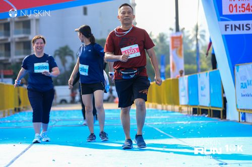 Race photo from Nu Skin Run 10K