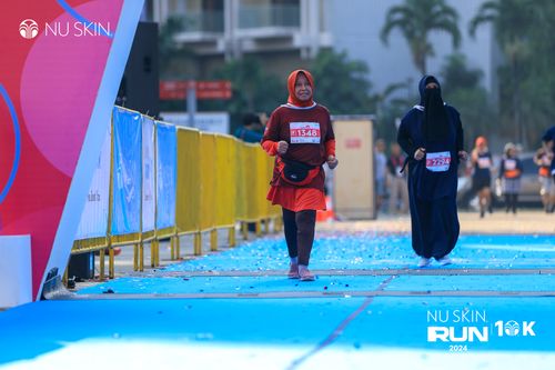 Race photo from Nu Skin Run 10K