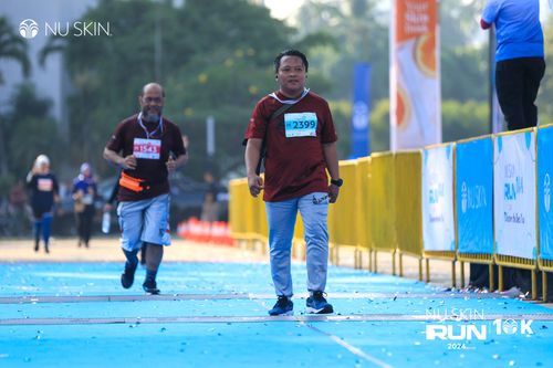 Race photo from Nu Skin Run 10K