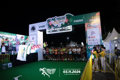 Race photo from Arutmin Borneo Run 2024