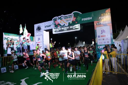 Race photo from Arutmin Borneo Run 2024