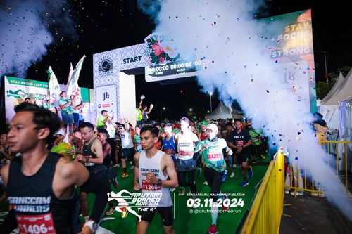 Race photo from Arutmin Borneo Run 2024
