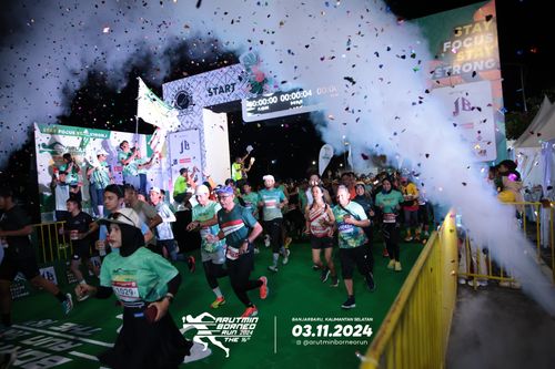 Race photo from Arutmin Borneo Run 2024
