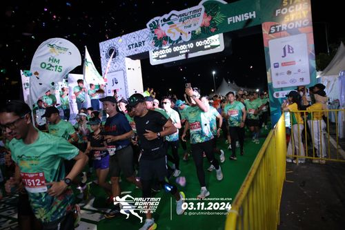Race photo from Arutmin Borneo Run 2024