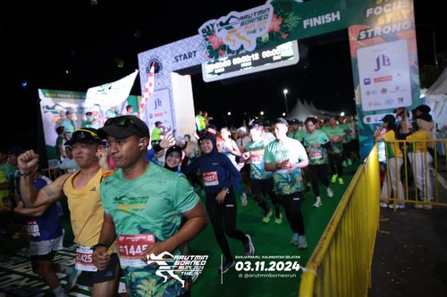 Race photo from Arutmin Borneo Run 2024