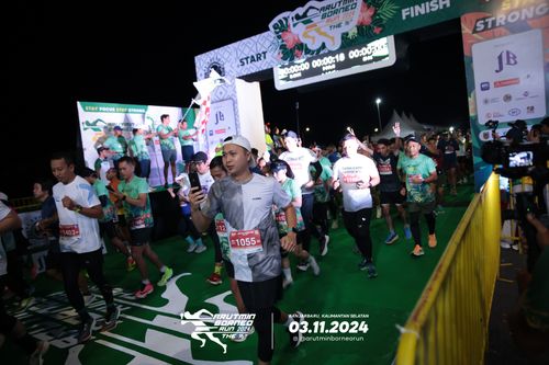 Race photo from Arutmin Borneo Run 2024