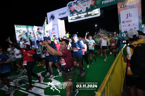 Race photo from Arutmin Borneo Run 2024