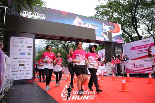 Race photo from Smartfren Run 2024