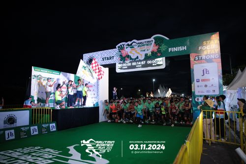 Race photo from Arutmin Borneo Run 2024
