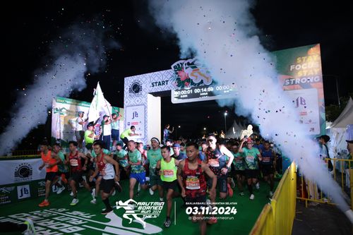 Race photo from Arutmin Borneo Run 2024