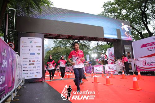 Race photo from Smartfren Run 2024