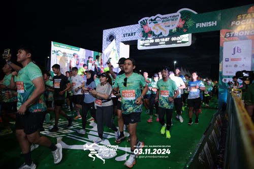 Race photo from Arutmin Borneo Run 2024