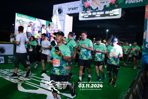Race photo from Arutmin Borneo Run 2024
