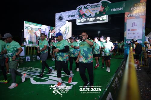Race photo from Arutmin Borneo Run 2024
