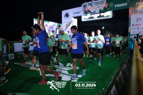 Race photo from Arutmin Borneo Run 2024