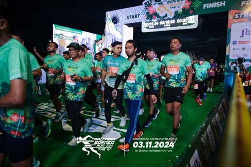 Race photo from Arutmin Borneo Run 2024
