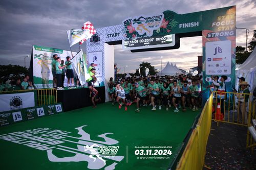Race photo from Arutmin Borneo Run 2024