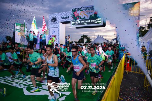 Race photo from Arutmin Borneo Run 2024