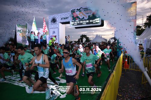 Race photo from Arutmin Borneo Run 2024
