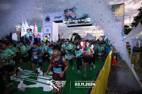 Race photo from Arutmin Borneo Run 2024