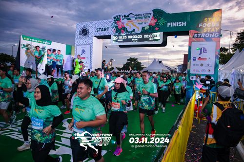 Race photo from Arutmin Borneo Run 2024