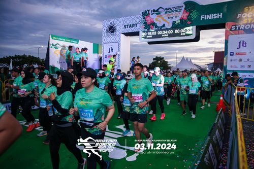 Race photo from Arutmin Borneo Run 2024