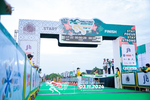 Race photo from Arutmin Borneo Run 2024