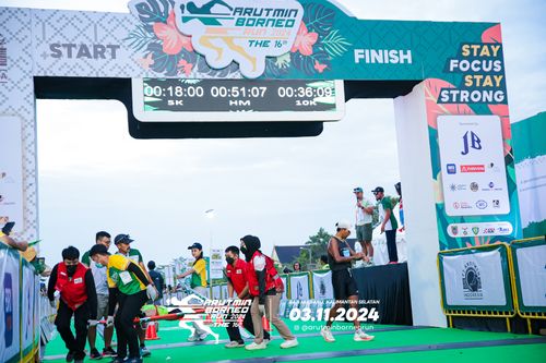 Race photo from Arutmin Borneo Run 2024
