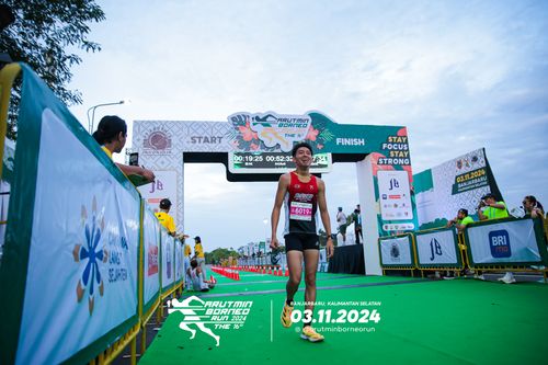 Race photo from Arutmin Borneo Run 2024