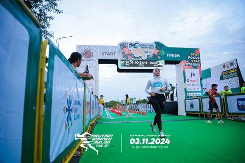 Race photo from Arutmin Borneo Run 2024