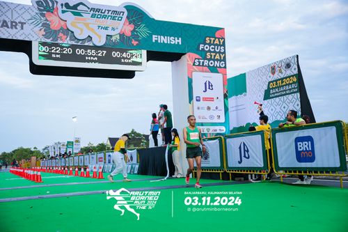 Race photo from Arutmin Borneo Run 2024
