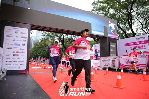 Race photo from Smartfren Run 2024