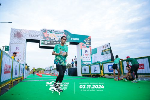 Race photo from Arutmin Borneo Run 2024